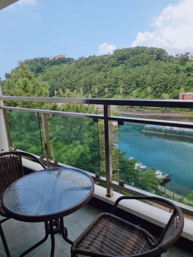 סאוגוויפו Cheonjiyeon Crystal Hotel מראה חיצוני תמונה