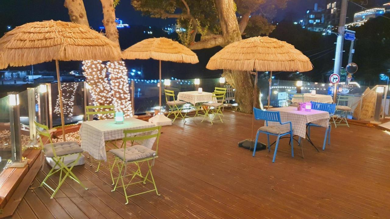 סאוגוויפו Cheonjiyeon Crystal Hotel מראה חיצוני תמונה
