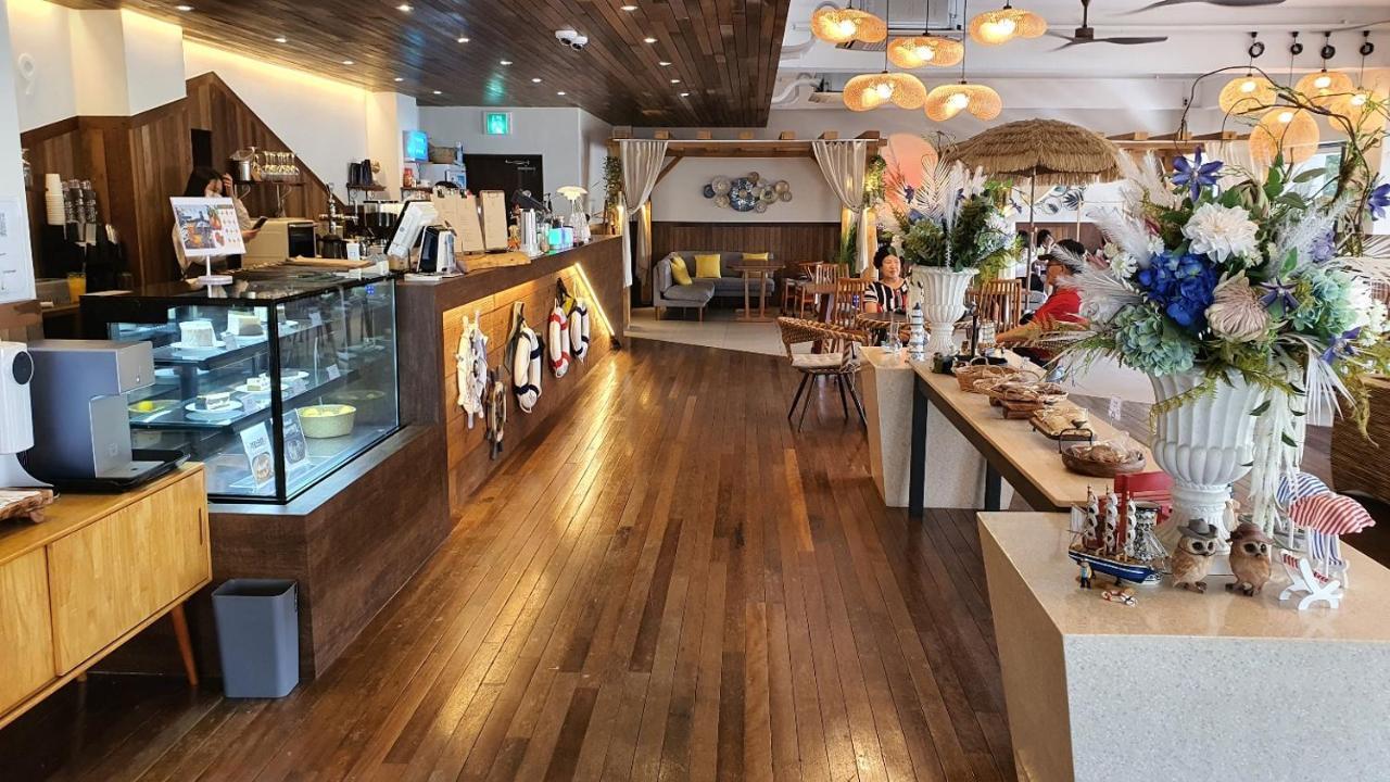 סאוגוויפו Cheonjiyeon Crystal Hotel מראה חיצוני תמונה