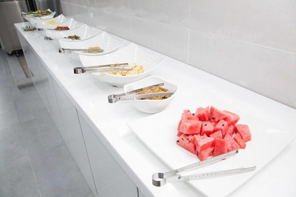 סאוגוויפו Cheonjiyeon Crystal Hotel מראה חיצוני תמונה